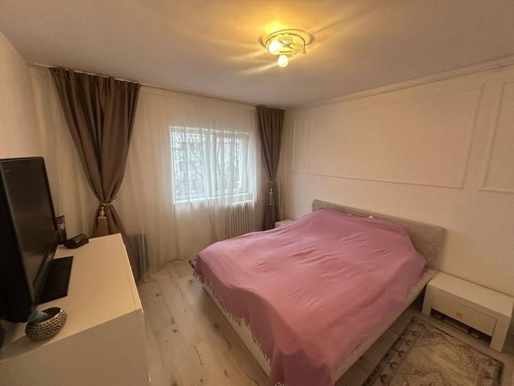 Apartament cu 3 camere decomandat, mobilat în Băneasa