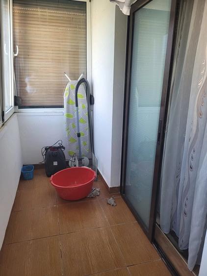 Apartament cu 3 camere decomandat în Calarași 4