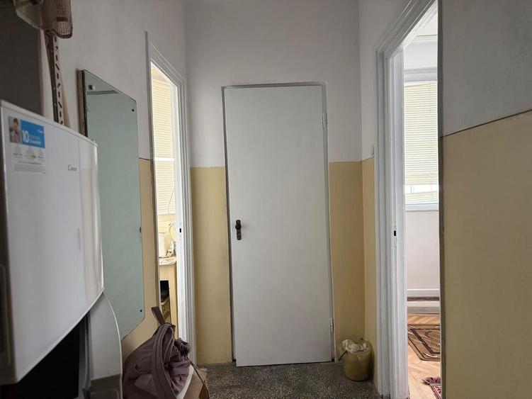 Apartament luminos cu doua camere, 1 mai - 13