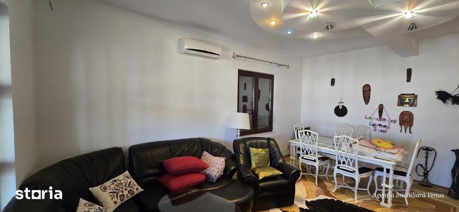 Casă cu 5 camere cu Teren 750 Mp în Mihai Eminescu