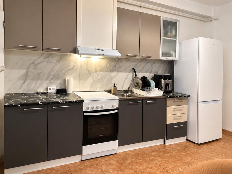 Apartament cu 2 camere semidecomandat în Girocului
