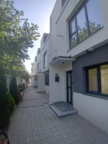 Duplex cu 4 camere cu Canalizare în Chitila