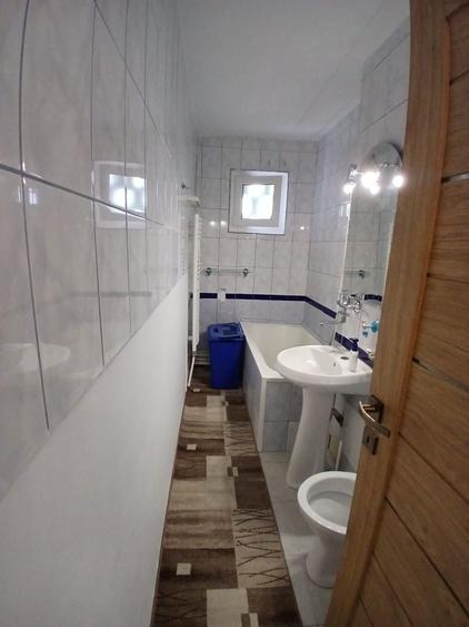 Apartament cu 3 camere semidecomandat în Alexandru cel Bun