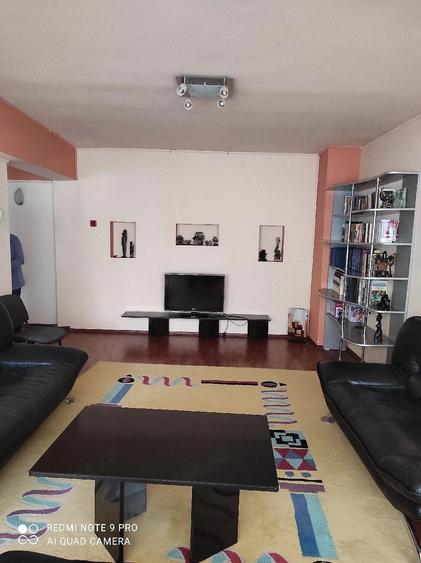 Apartament cu 2 camere decomandat în 22 Decembrie