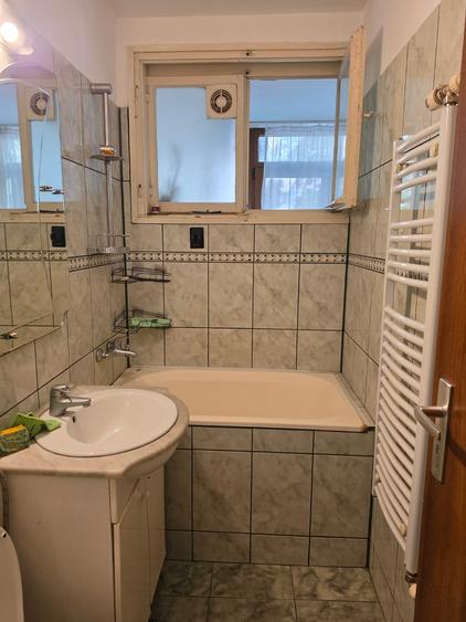 Garsonieră decomandată în Baba Novac
