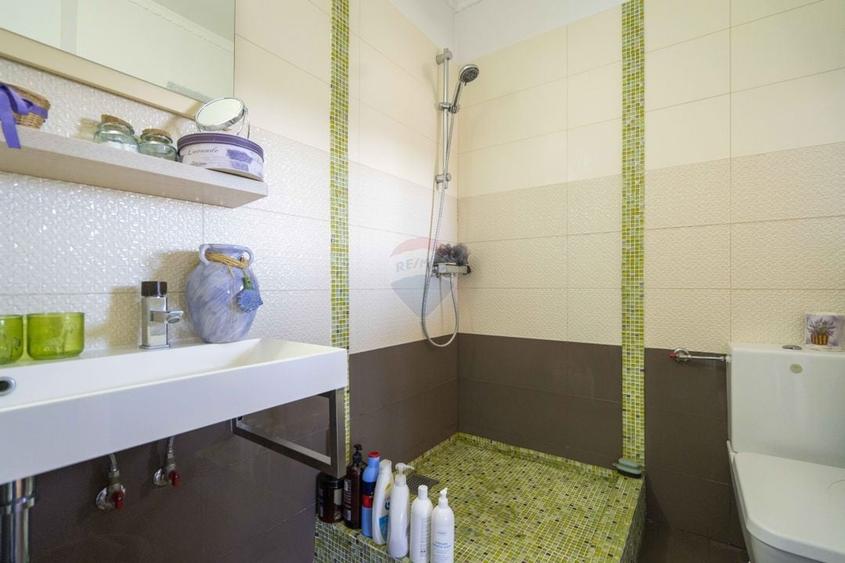 Casă individuală cu 5 camere cu Teren 1181 Mp în Dealuri Oradea