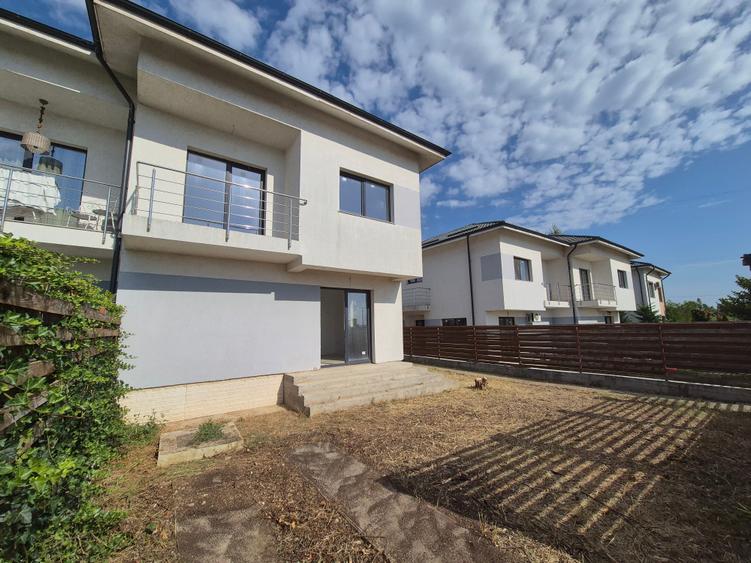 Duplex cu 4 camere cu Canalizare în Chiajna