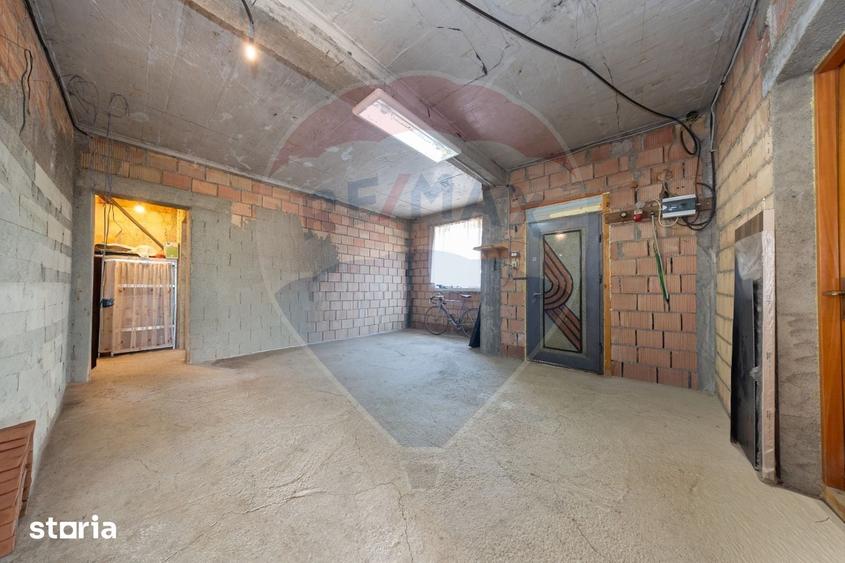 Casă cu 4 camere cu Teren 600 Mp în Cristian