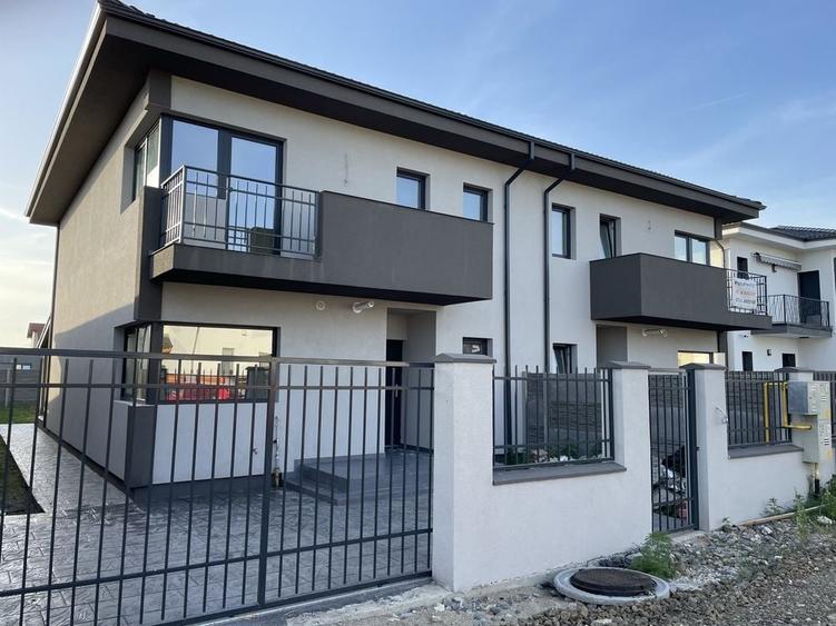 Casă cu 4 camere în Moșnița Nouă