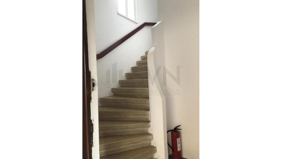 Apartament cu 3 camere decomandat în Casin