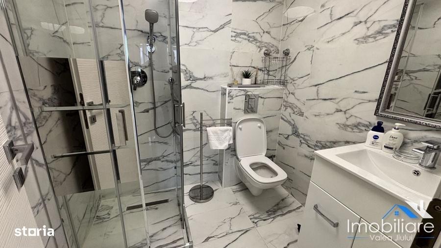 Casă cu 4 camere cu Teren 1200 Mp în Central