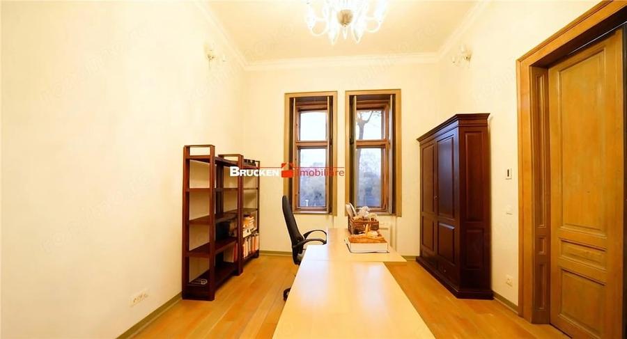 Apartament cu 4 camere în Central