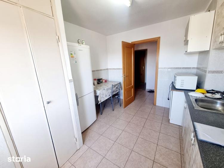 Apartament cu 3 camere decomandat în Republicii