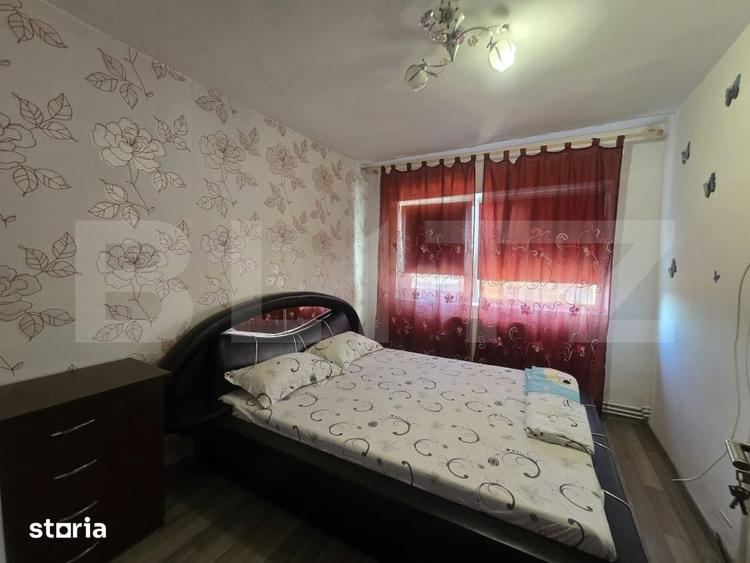 Apartament cu 3 camere decomandat în Micro 4