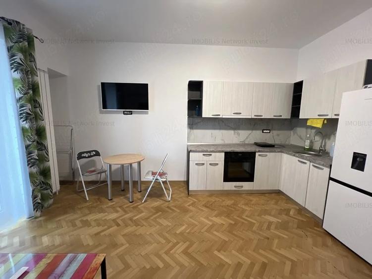 Apartament cu 2 camere semidecomandat, mobilat în Nord