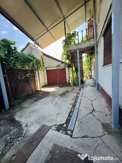 Casă cu 8 camere cu Teren 739 Mp în Mehala