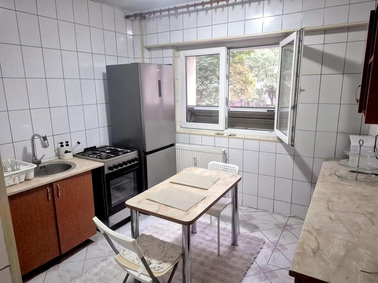 Apartament cu 2 camere decomandat în Băneasa