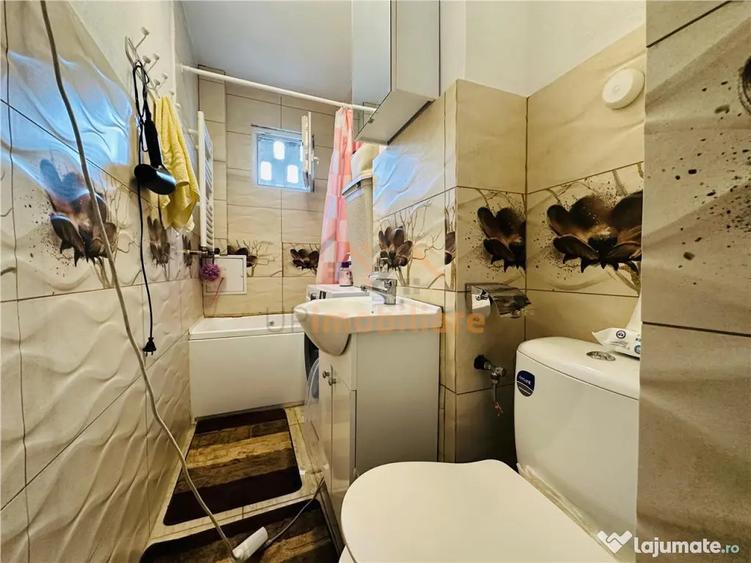 Apartament cu 3 camere semidecomandat în Central