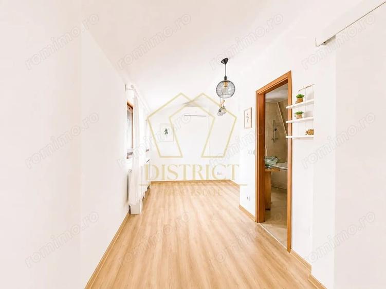 Casă cu 7 camere cu Teren 1360 Mp în Braytim