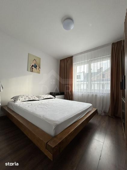 Apartament cu 3 camere decomandat în Criș
