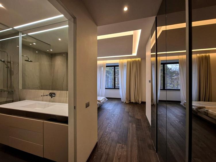 Apartament cu 4 camere decomandat în Arcul de Triumf