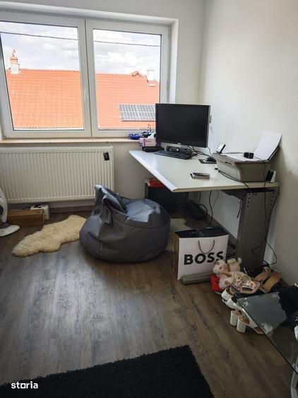 Casă cu 4 camere în Central