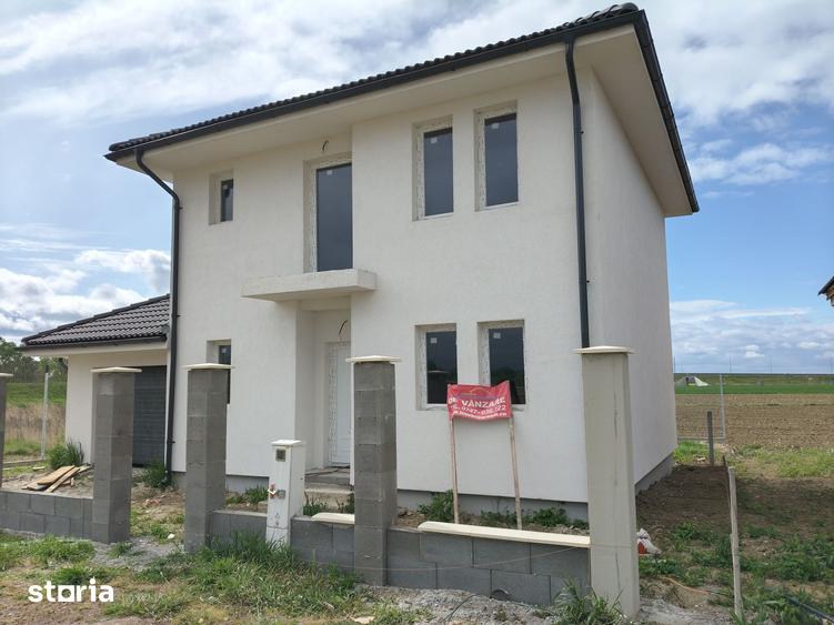 Casă cu 4 camere cu Teren 300 Mp în Central