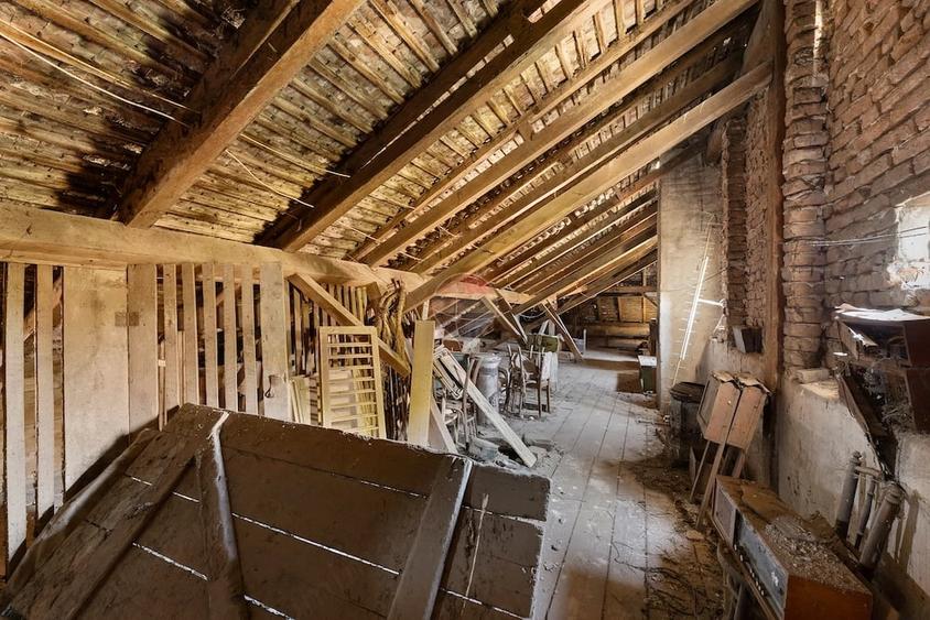Casă cu 5 camere cu Teren 853 Mp în Ultracentral