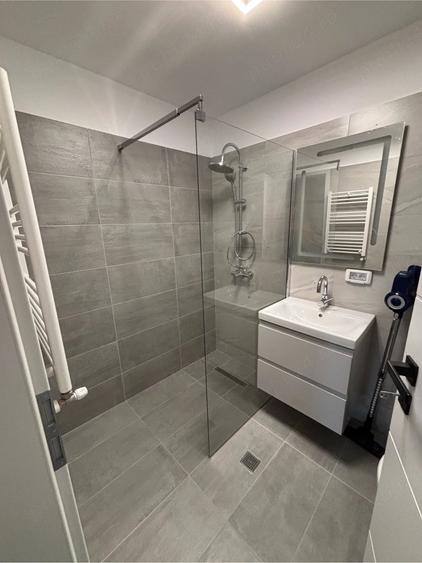 Apartament cu 2 camere decomandat în Andronache