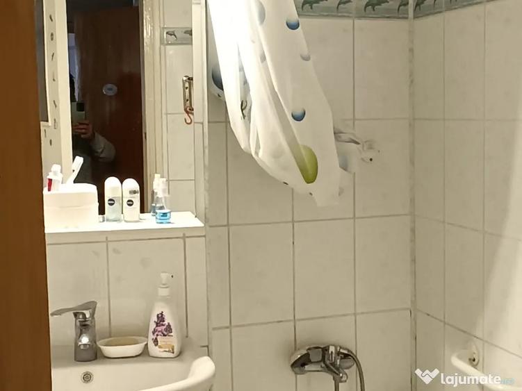 Apartament cu 4 camere decomandat în Pantelimon
