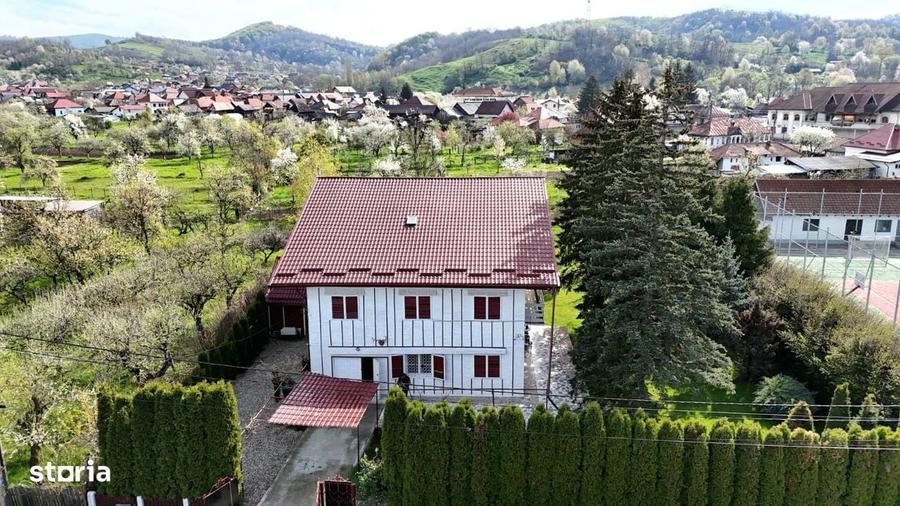Casă cu 4 camere în Dumirești