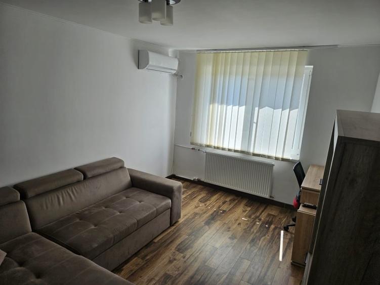 Apartament cu 2 camere decomandat în Crângași