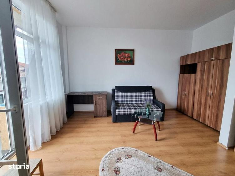 Garsonieră decomandată în Central