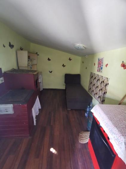 Casă individuală cu 2 camere cu Teren 700 Mp în Dumești
