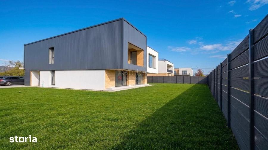 Casă cu 4 camere cu Teren 538 Mp în IAR