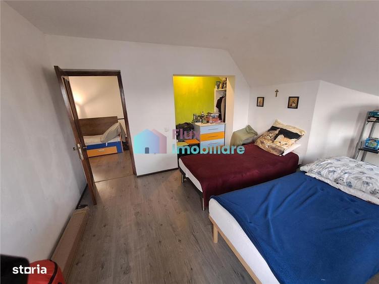 Casă cu 4 camere în Bulai