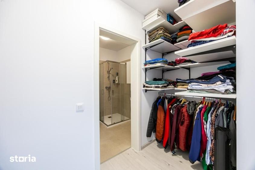Apartament cu 3 camere decomandat în Tractorul