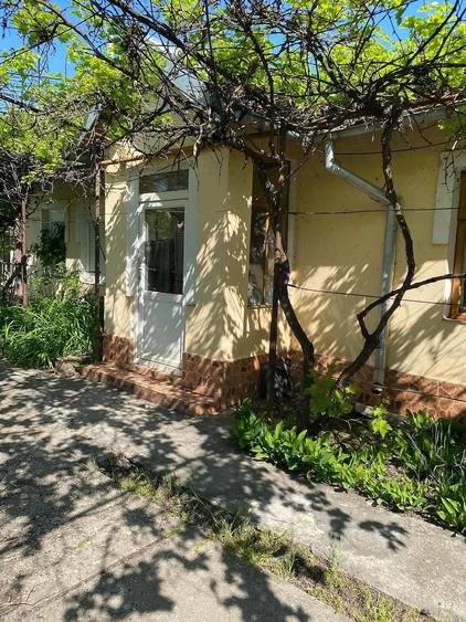 Casă cu 5 camere cu Teren 1050 Mp în Central