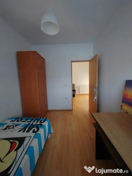 Casă cu 5 camere cu Teren 400 Mp în Bereasca