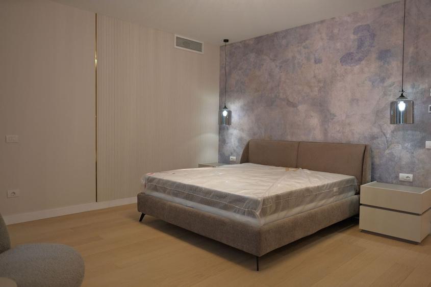 Apartament cu 4 camere decomandat în Aviatorilor