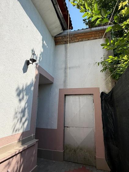 Casă cu 6 camere cu Teren 20 Mp în Centrul Civic