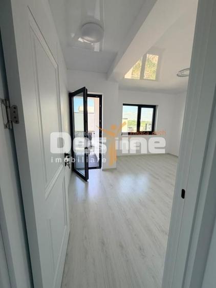 Duplex cu 4 camere cu Canalizare în Rediu