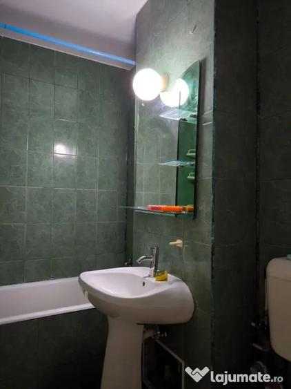 Apartament cu 3 camere decomandat în Drumul Taberei