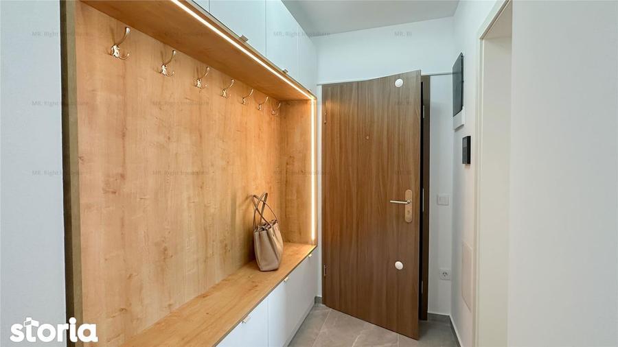Apartament cu 3 camere decomandat, mobilat în Tractorul