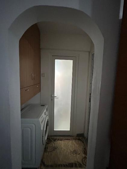 Apartament cu 3 camere semidecomandat, mobilat în Păcurari