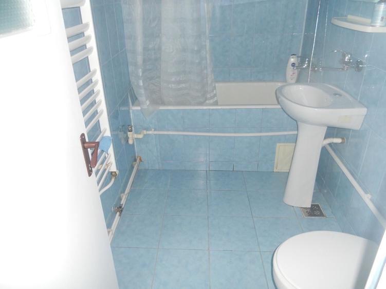 Apartament cu 2 camere decomandat în Mărăței