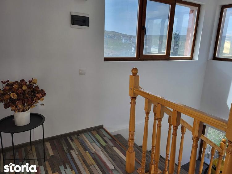 Casă cu 5 camere cu Teren 828 Mp în Apahida