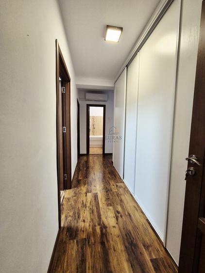 Apartament cu 4 camere semidecomandat, mobilat în Tomis III