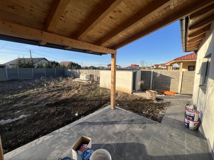 Casă individuală cu 4 camere cu Canalizare în Șag