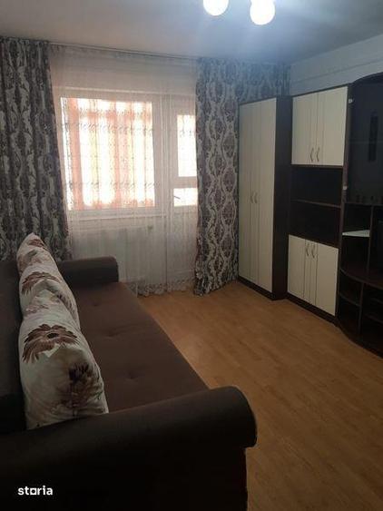 Apartament cu 2 camere semidecomandat în 1 Decembrie